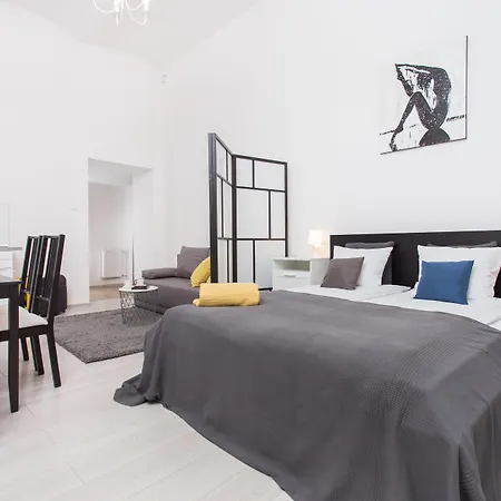 - Old Town Appartement